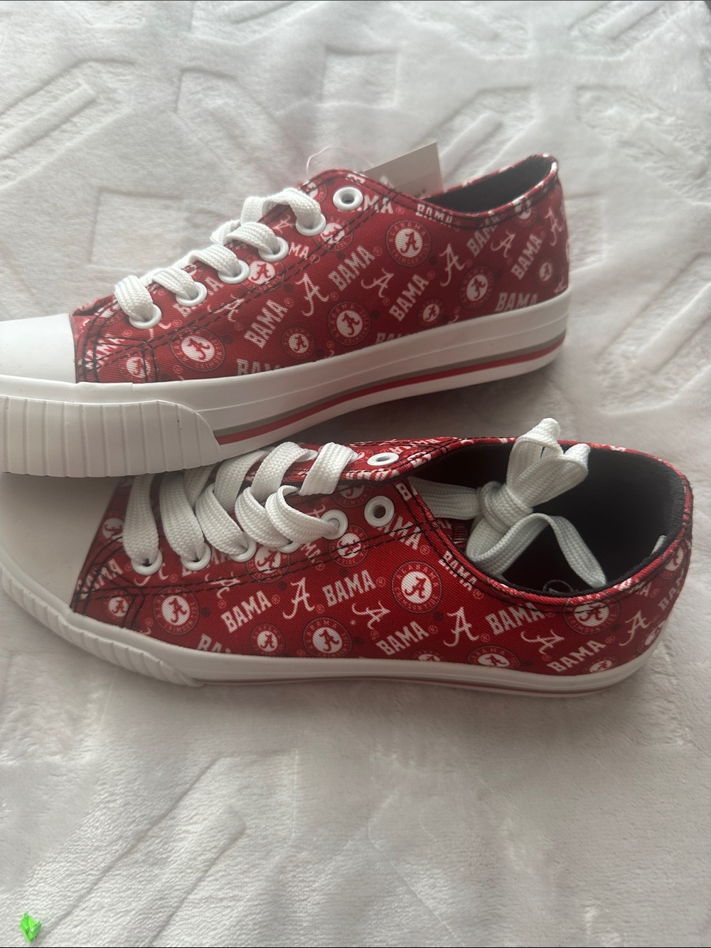 NWT- Unisex Alabama Low-Top Shoes